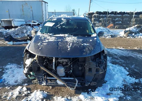 2017 Chrysler Pacifica Touring-L Plus z USA, uszkodzony, nr VIN 2C4RC1EG1HR647700